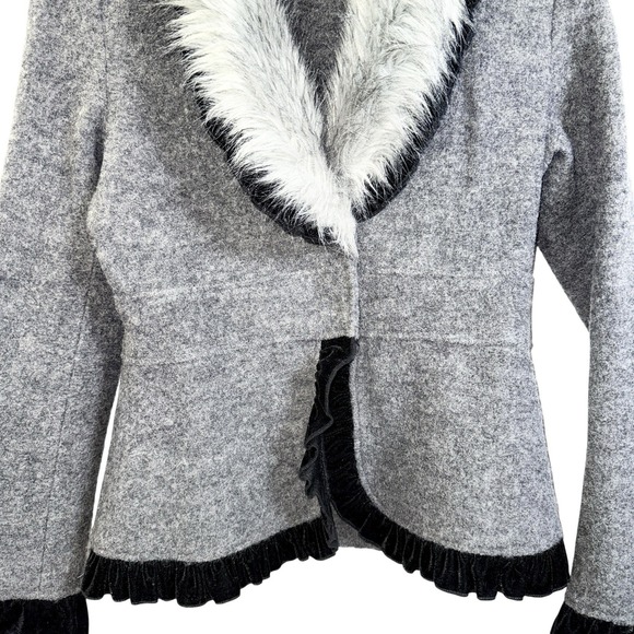 Roz & Ali WOMENS "M" PRE-OWNED Y2K Blazer 100% Wool‎ Faux Fur Ruffle Velvet Trim - Picture 5 of 14